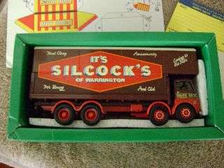 Corgi Classics - The Showman's Range - Foden Closed Pole Truck Set