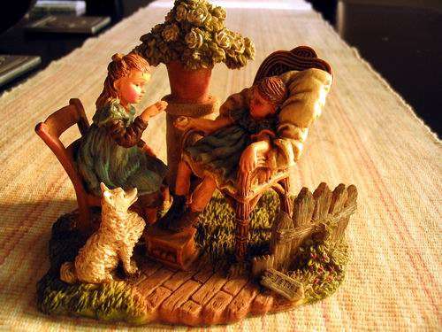 Stunning Collectable Figurine - OT & SIEN-New Price