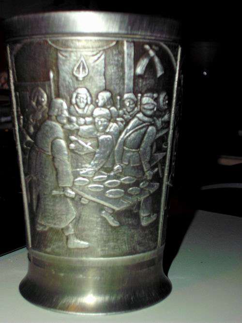 STUNNING "ROYAL DAALDEROD" PEWTER MUG