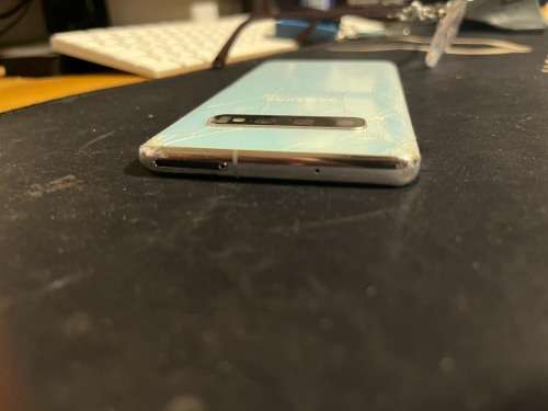 Samsung Galaxy S10 - Cracked