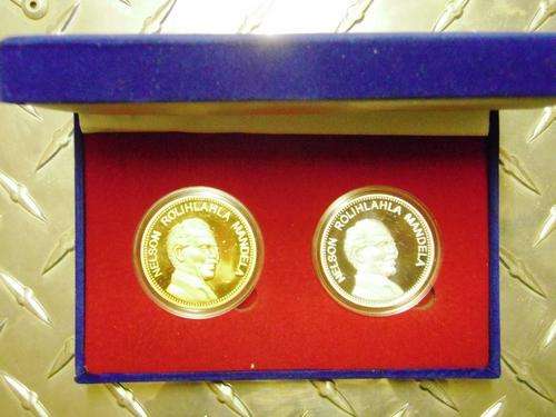 1994 MANDELA 2 COIN GOLD PLATED AND SILVER MEDALLION SET