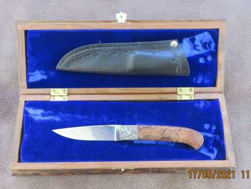 JD Ellis Knife in Carved Wooden Box