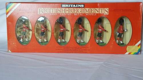 BRATAINS SOLDIERS-6 BLACK WATCH HIGHLANDERS.NO 7235.BOXED