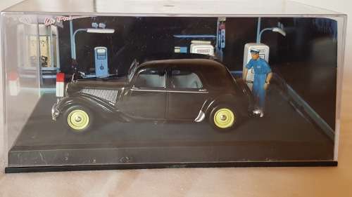 DIE CAST CITROEN TRACTION/SERVICE STATION..BY ALTAYA