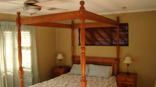 VINTAGE CUSTOM MADE 4 POSTER OREGON BED