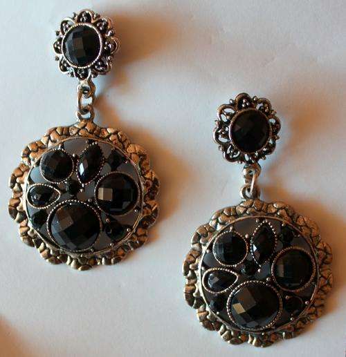 Lovely Black Hanging Earrings