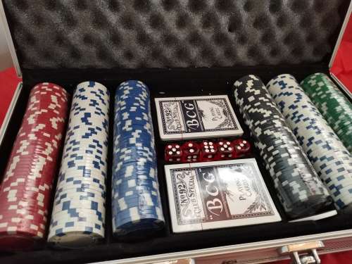 Poker set in brief case - still sealed