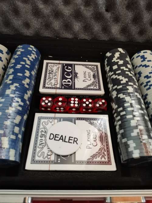 Poker set in brief case - still sealed