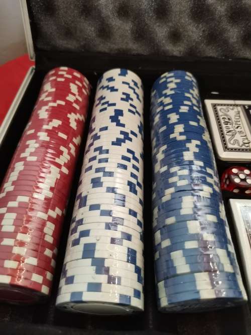 Poker set in brief case - still sealed