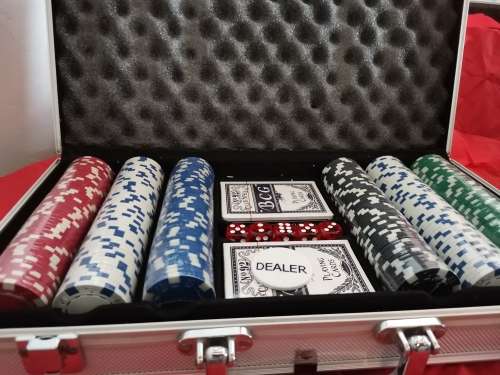 Poker set in brief case - still sealed