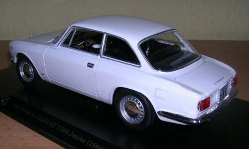 Alfa Romeo Giulia GT 1300 Junior 1966 IXO NEW+boxed FREE delivery #2113 instant wheels