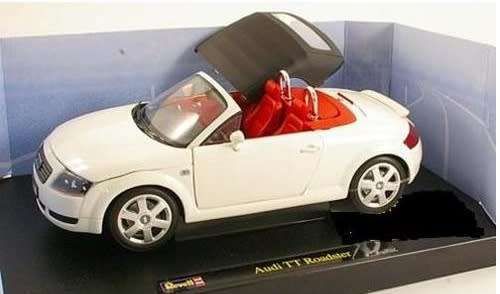 Audi TT Roadster with rem.softtop 1999 1/18 Revell NEW+boxed   #8460 instant wheels