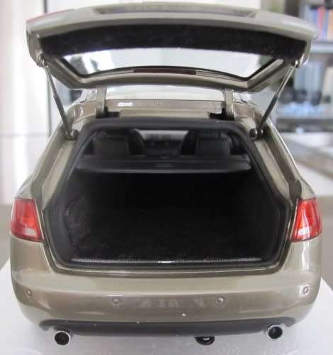 Audi A4 Avant 2005 beige-met  1/18 Minichamps NEW+boxed FREE shipping #8768 instant wheels