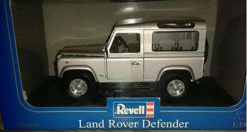 Land Rover Defender SWB 1958 silver 1:18 Revell NEW+boxed  #8803 instant wheels