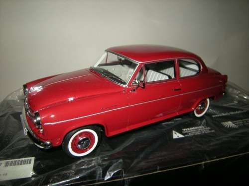Borgward Isabella 1955 classic Sedan 1/18 BOS Models NEW+boxed  #8996 instant wheels