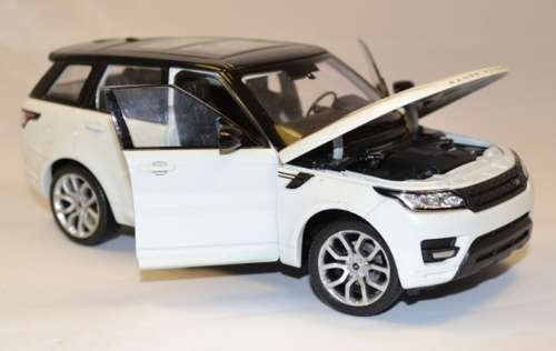 Land Rover RangeRover Sport 2014 white/black 1/24 Welly NEW+boxed  #2189 instant wheels