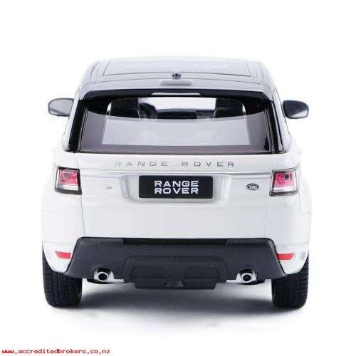 Land Rover RangeRover Sport 2014 white/black 1/24 Welly NEW+boxed  #2189 instant wheels