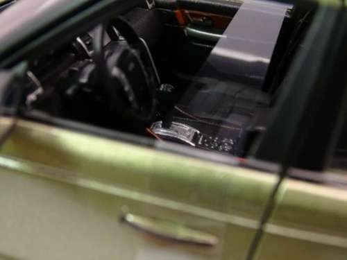 Land Rover Range Rover Sport 2006 khaki-green-met 1/18 NEW+boxed FREE Delivery #8481 instant wheels