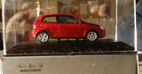 Volkswagen Polo 2005 red 1/43 Minichamps NEW in Dealer-Box  #5446 instant wheels