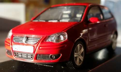 Volkswagen Polo 2005 red 1/43 Minichamps NEW in Dealer-Box  #5446 instant wheels