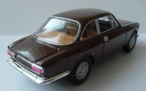 AlfaRomeo 1300 Junior Coupe 1969 brown 1/43Solido NEW+reblistered FREE Delivery #5623 instant wheels