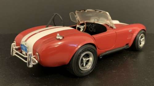 Shelby Cobra 427 S/C 1980 red+white 1/18 Ertl NEW+showcased  #8006 instant wheels
