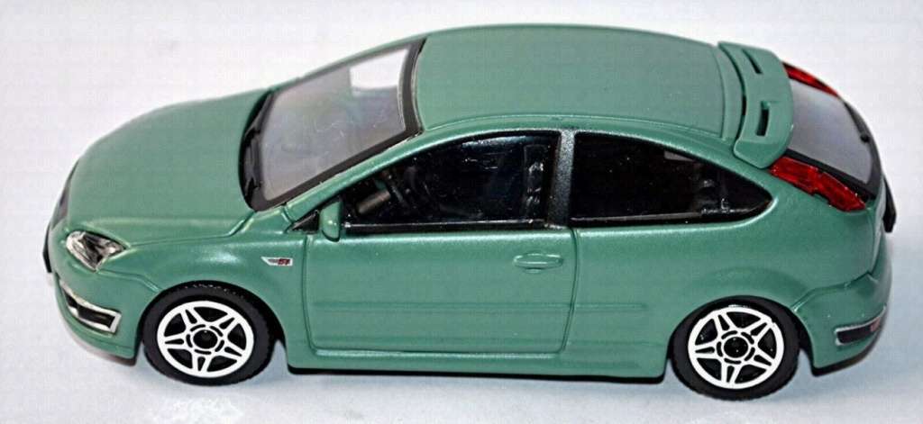 Ford Focus Mk.2 ST 2018 green-met 1/43 Bburago NEW+boxed *5983 instant wheels