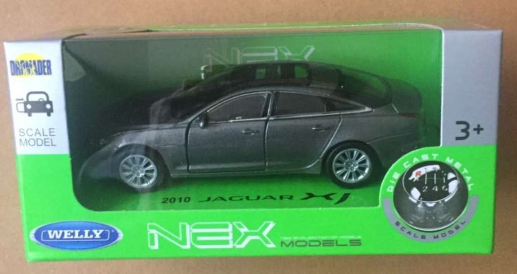 Jaguar XJ 2010 silver 1/43 Welly NEW+boxed #6041 instant wheels