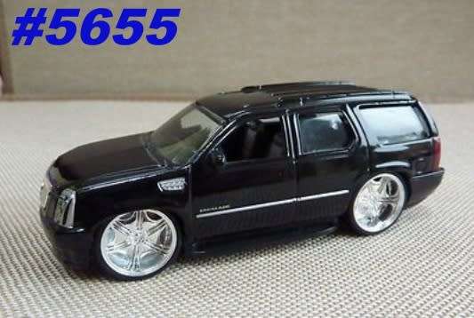 Cadillac Escalada 2007 black 1/43 HotWheels NEW+reblistered  #5655 instant wheels