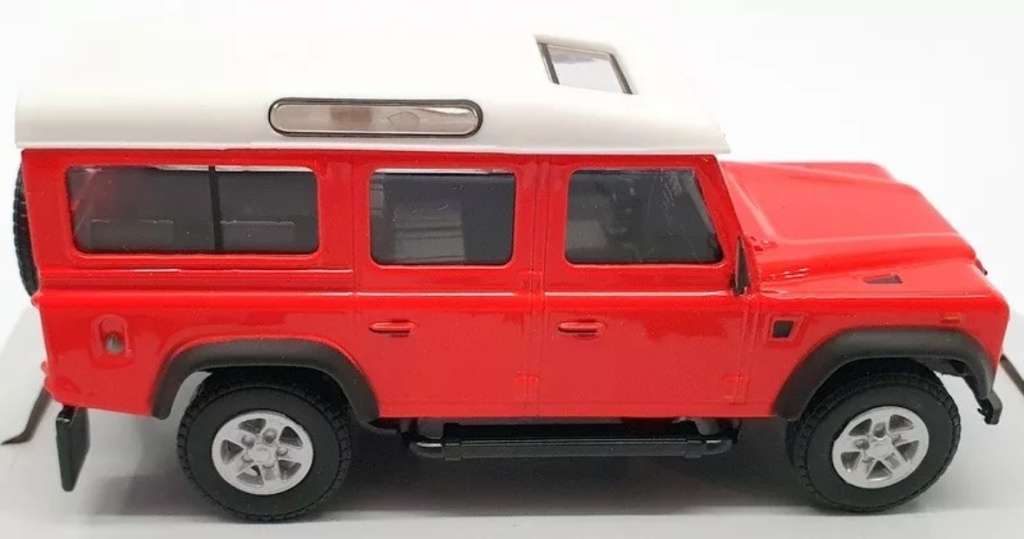 Land Rover Defender 110 TD County 2007 red 1/43 Cararama NEW+boxed #6079 instant wheels