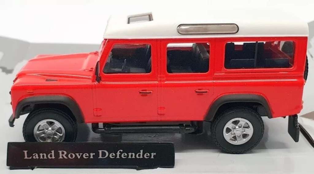 Land Rover Defender 110 TD County 2007 red 1/43 Cararama NEW+boxed #6079 instant wheels