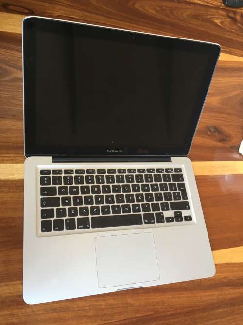$$$$$$Bargai$$$$$ MACBOOK PRO 13, CORE i5, 8GB, 1tb hdd build year 2015 md101