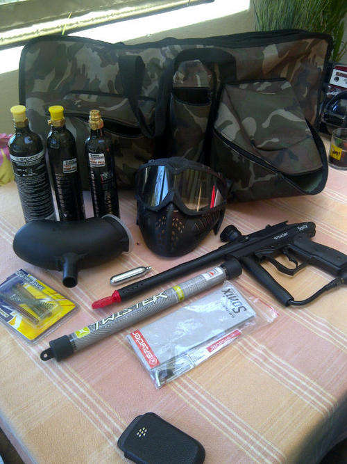 Spyder Sonix Paintball Gun and Many, Many Extras!! This is all you need!! One bid for all items!