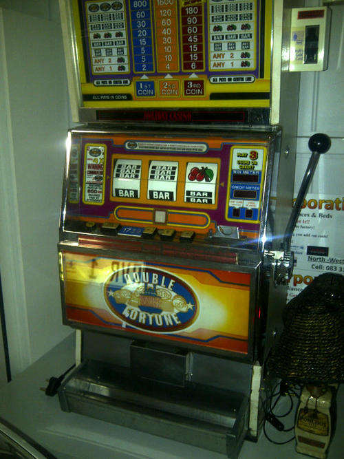 Awesome Universal Slot Gambling Machine! 100% Working Condition!