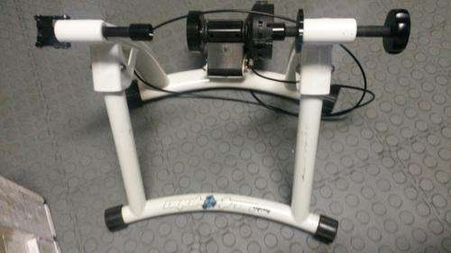 Giant Indoor trainer - basically brand new! Free courier shipping in SA