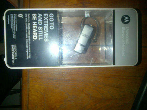 MOTOROLA UNIVERSAL BLUETOOTH HEADSET