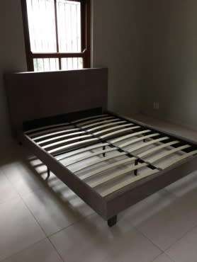 Sleigh bed (Queen) in a box