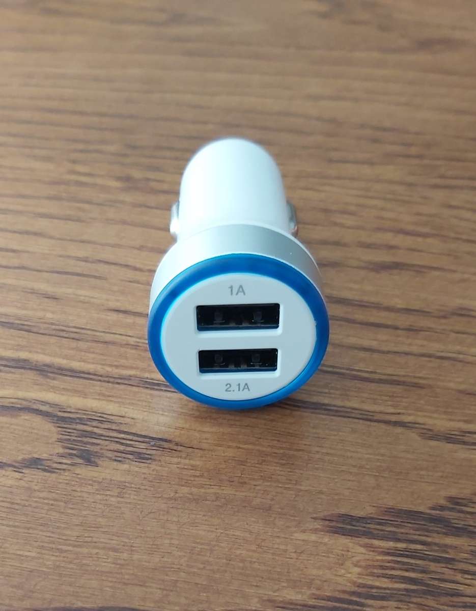 !!!Bulk lot!!! 10 x Dual USB Car Charger 1A & 2.1A