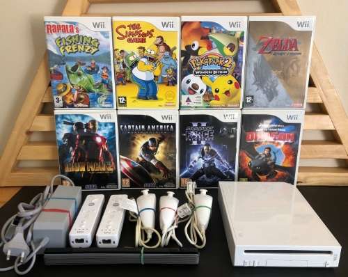 Nintendo Wii Console Game & Accessory Bundle