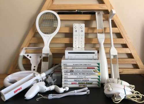 Nintendo Wii Console Game & Accessory Bundle