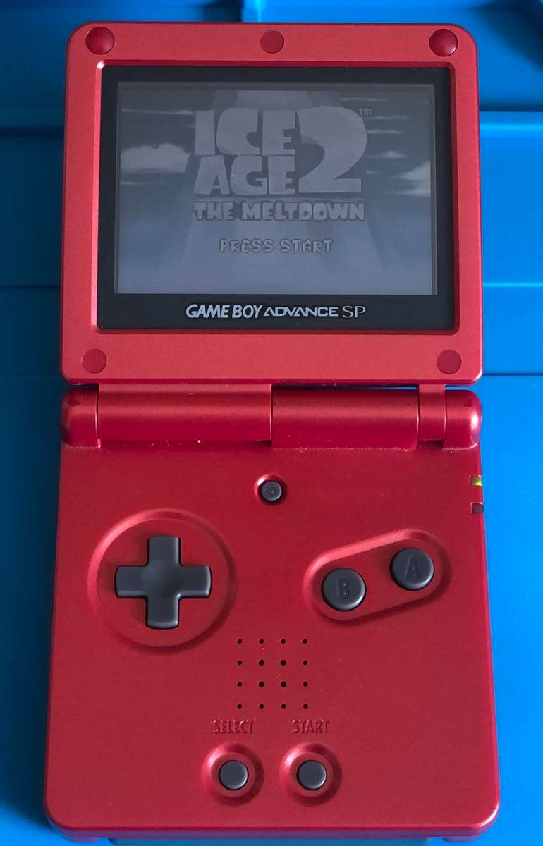 Game Boy SP (AGS-001) Console + Game Bundle