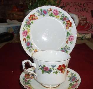 *****  LOVELY TRIO ROYAL STANDARD  (BONE CHINA )MADE IN ENGLAND*****