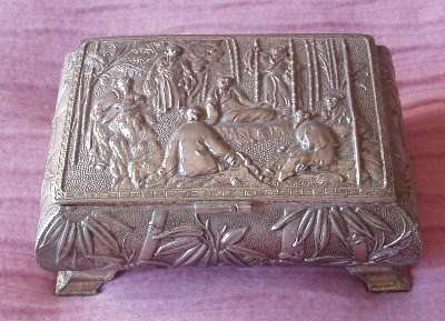 STUNNING  METEL  PLATED SILVER JUWELLERY BOX