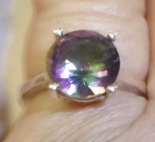 BEAUTIFUL 9.25 SILVER RING SET WITH RAINBOW MYSTIC TOPAZ ( stamped )