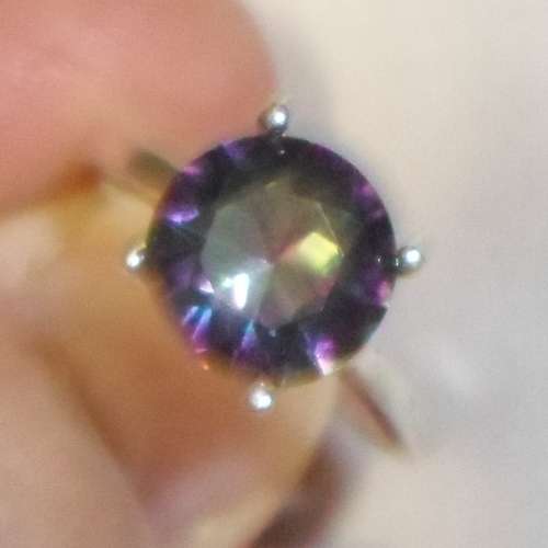 BEAUTIFUL 9.25 SILVER RING SET WITH RAINBOW MYSTIC TOPAZ ( stamped )