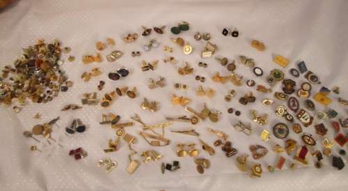 WOW   WOW !!!! LOT OF ASSORTED CUFF LINKS +TIE PINS +PIN BADGES+STICK PINS AND MORE