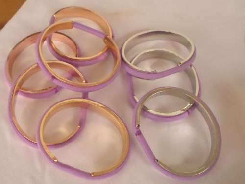 !!!! BEAUTIFUL LARGE LOT OF    COSTUME   JEWELRY  BANGLES