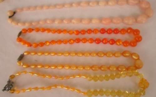 WOW !!!  BEAUTIFUL  VINTAGE  COSTUME JEWELRY   NECKLACES