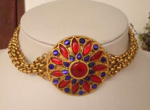 WOW !!!  BEAUTIFUL  VINTAGE  COSTUME JEWELRY   NECKLACES