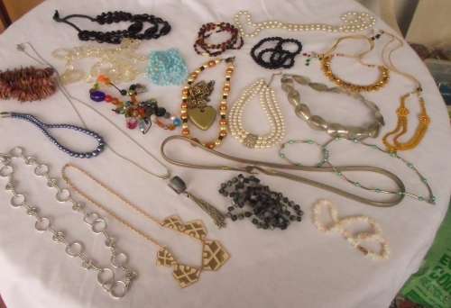 WOW !!!  BEAUTIFUL    COSTUME JEWELRY   NECKLACES